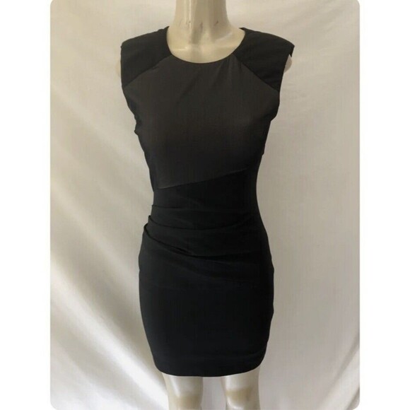 Black Halo Women's Black Sleeveless Sheath With Shoulder Pads Pockets Size 2 - Picture 5 of 13